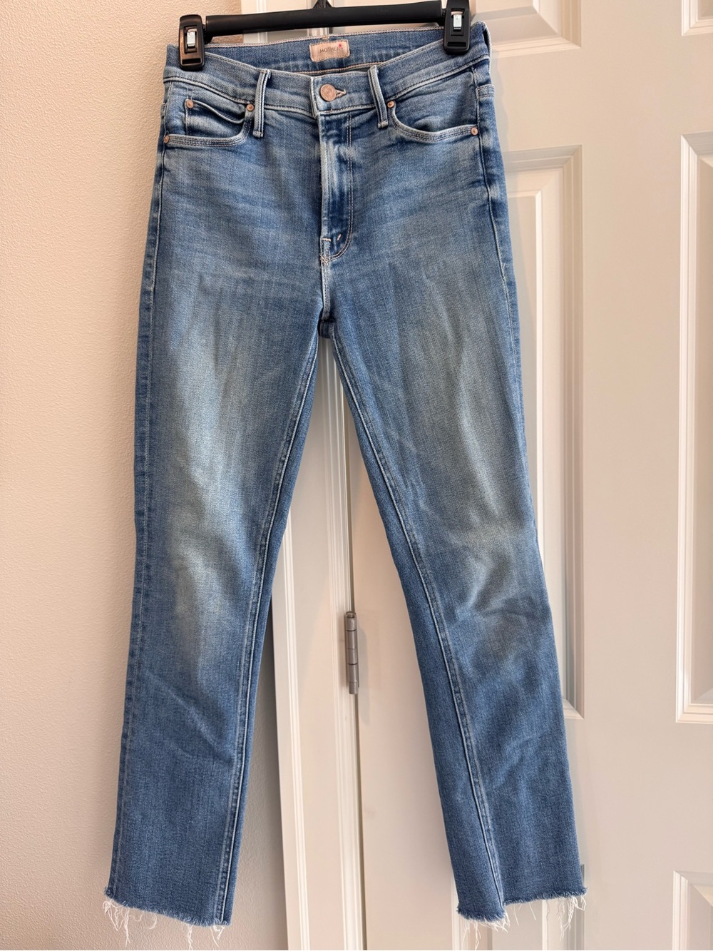 MOTHER Mid Rise Dazzler ankle Fray Sz 25